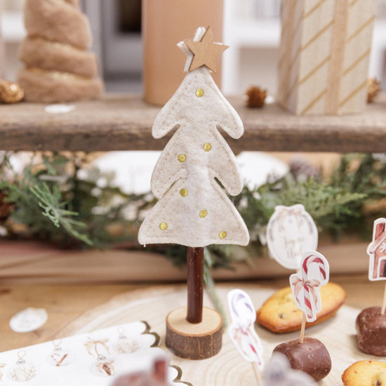 Beauty Home Δέντρο με Αστέρι σε Ξύλινη Βάση, Λευκή Τσόχα και Χρυσή Κεντητή Διακόσμηση 21 x 7,5 cm