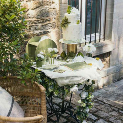 Beauty Home Βάση παρουσίασης μεταλλική – Χρυσή  Ø25x20cm