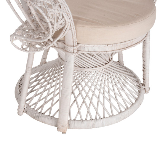 Πολυθρονα royal peacock hm9342.02 rattan σε λευκο-μαξιλαρι λευκο 114x72x150yεκ. **