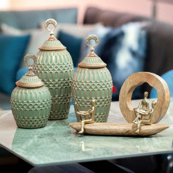 ΜΕΤΑΛΛΙΚΟ ΕΠΙΤΡΑΠΕΖΙΟ ΔΙΑΚΟΣΜΗΤΙΚΟ  "Man alone" ΧΡΥΣΟ ΧΡΩΜΑ ΜΕ ΞΥΛΙΝΗ ΒΑΣΗ 19x7x20εκ sls